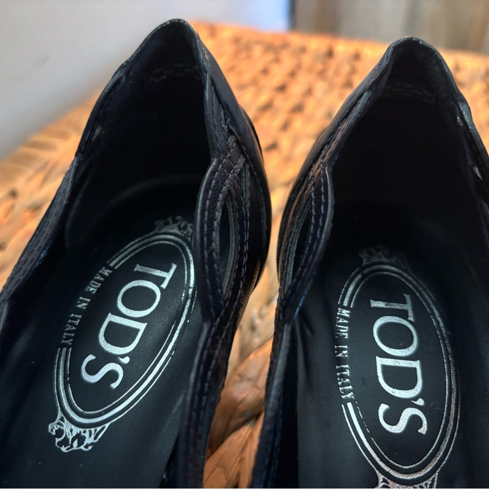 Tod's Navy Cutout Women's Heels - Picture 2 of 16